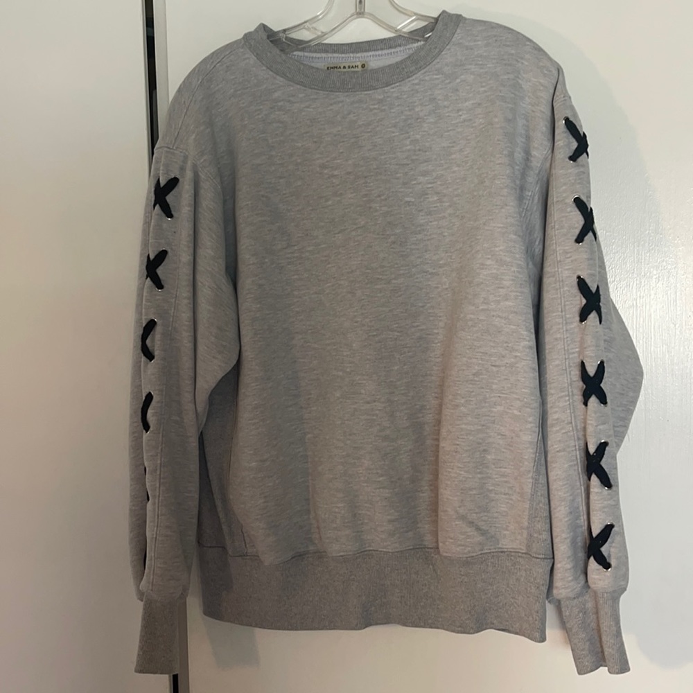 Emma & Sam Stiched Crewneck